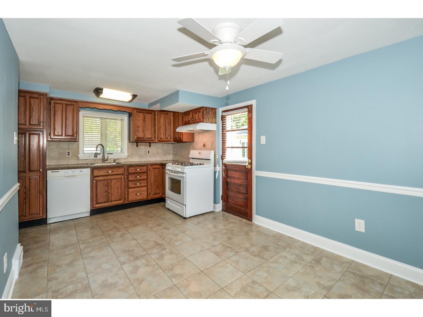 203 Lyster Road Oreland, PA 19075 - Photo 8 of 22 Kitchen