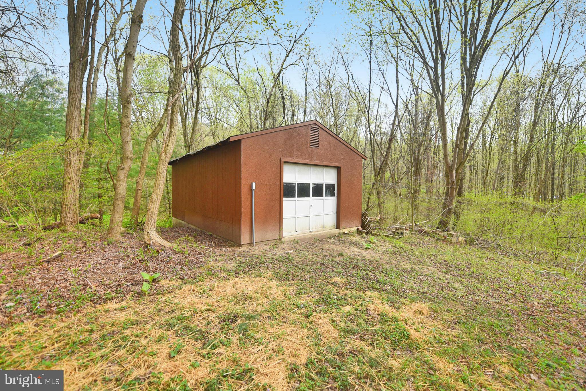 3223 Sandy Hook Road Street, MD 21154 - Photo 26 of 30 Garage/workshop with electric
