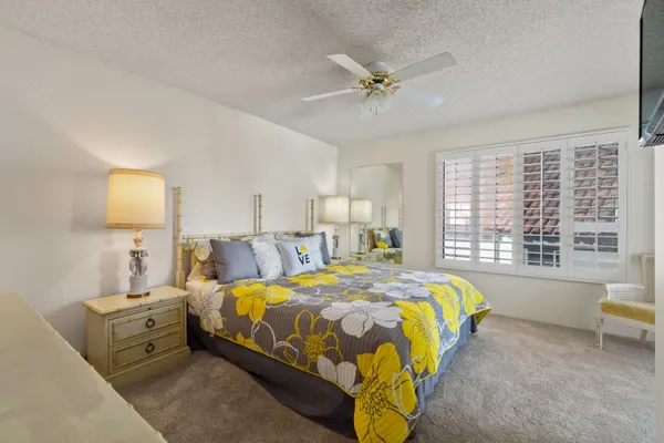 $6,000 | 73330 Shadow Mountain Drive, Unit 32, Palm Desert, CA 92260