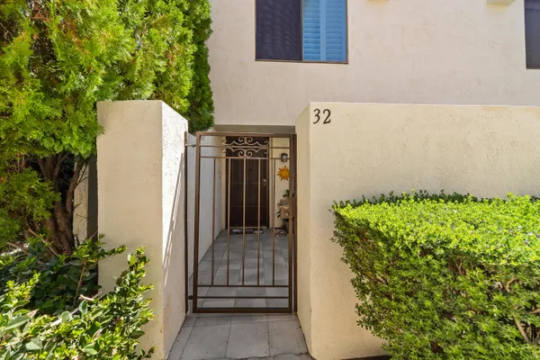 $6,000 | 73330 Shadow Mountain Drive, Unit 32, Palm Desert, CA 92260