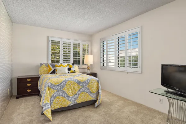 $6,000 | 73330 Shadow Mountain Drive, Unit 32, Palm Desert, CA 92260