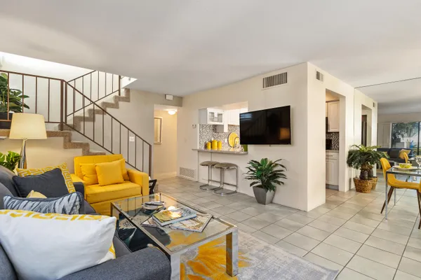 $6,000 | 73330 Shadow Mountain Drive, Unit 32, Palm Desert, CA 92260