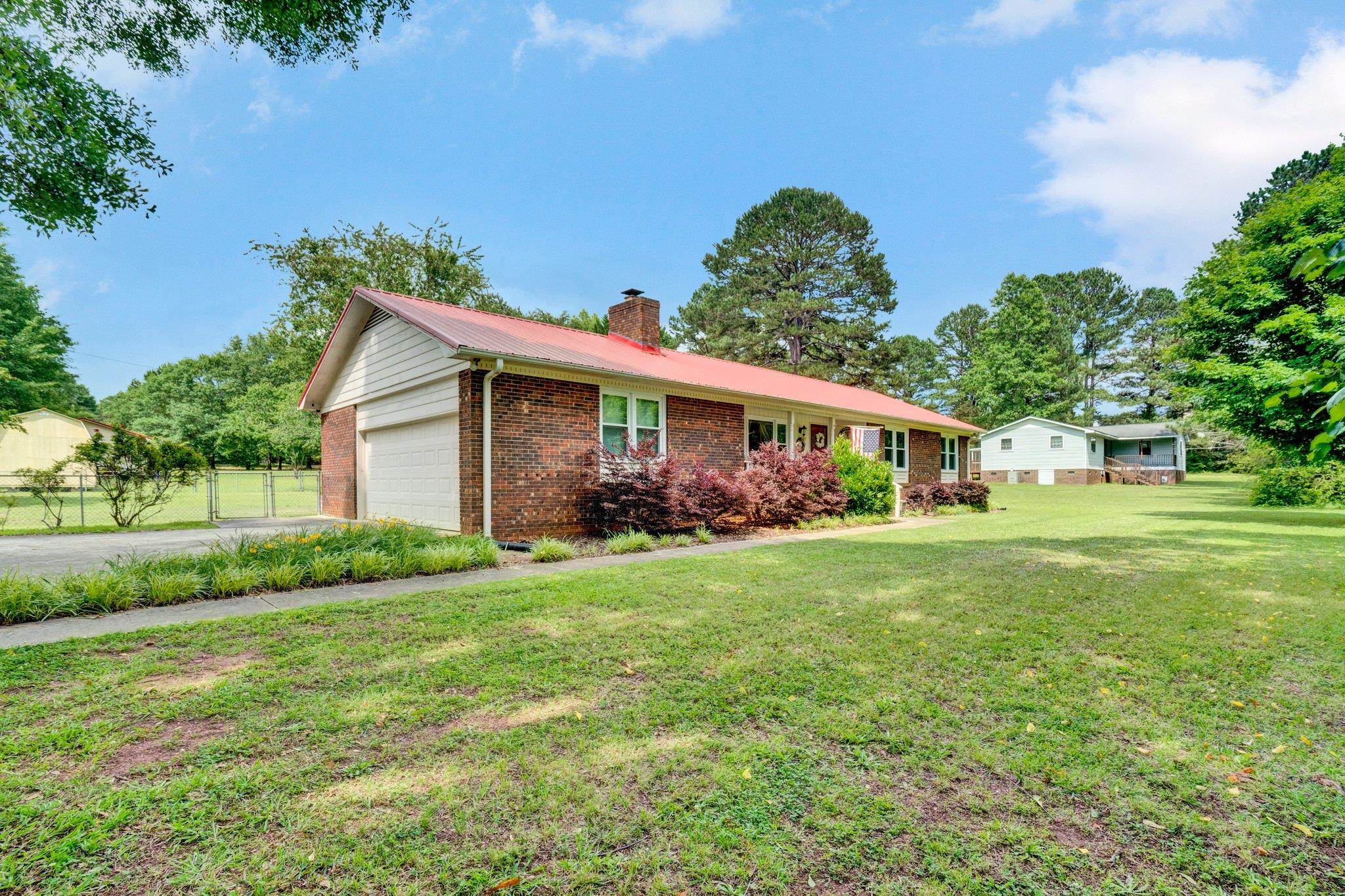 203 Ponder Road Greer, SC 29651 - Photo 4 of 48