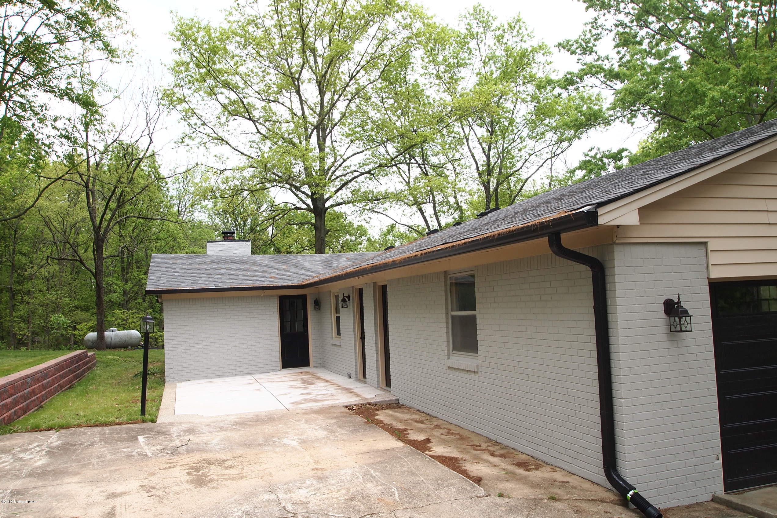 5031 Routt Road Louisville, KY 40299 - Photo 36 of 36 P1015073