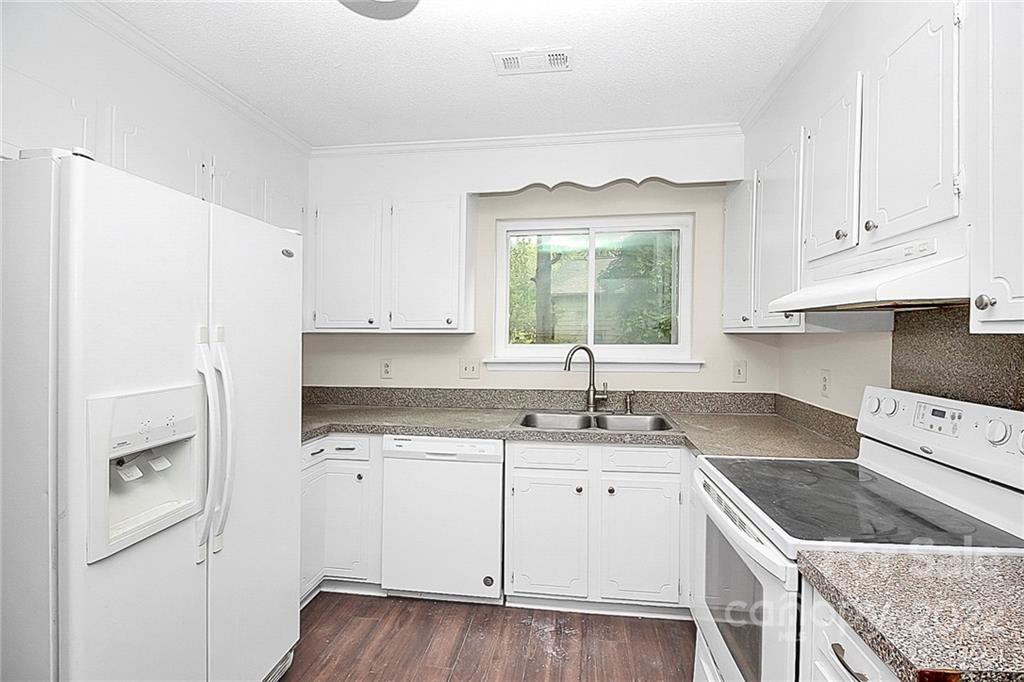 11307 5 Cedars Road Charlotte, NC 28226 - Photo 11 of 25 Gallery Image 11