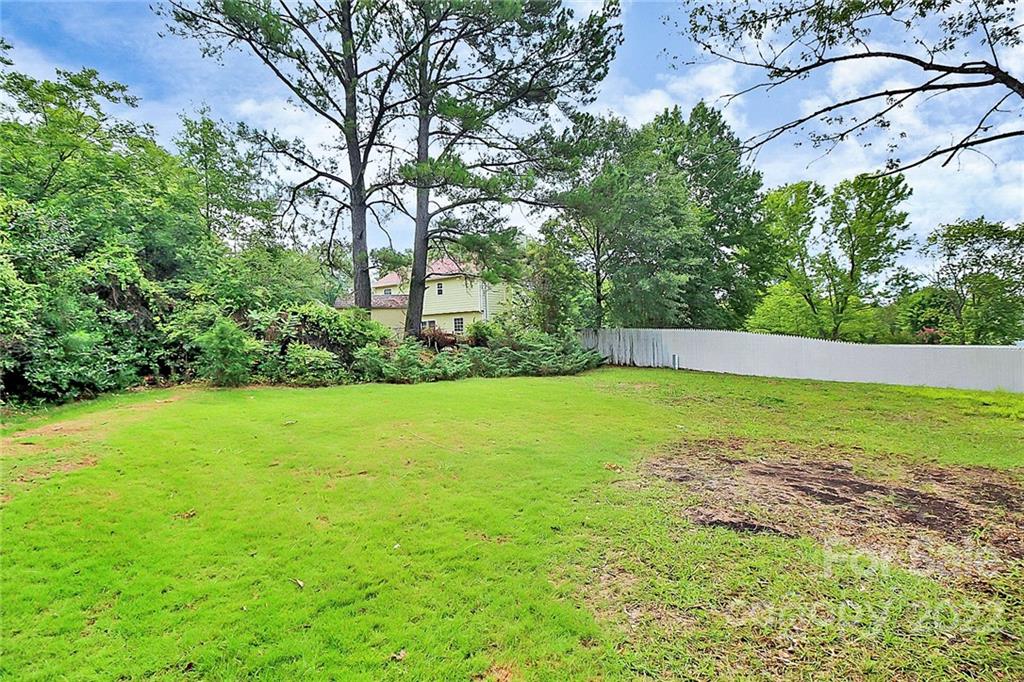 11307 5 Cedars Road Charlotte, NC 28226 - Photo 6 of 25 Gallery Image 6