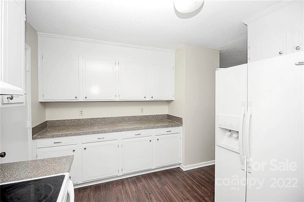 11307 5 Cedars Road Charlotte, NC 28226 - Photo 9 of 25 Gallery Image 9