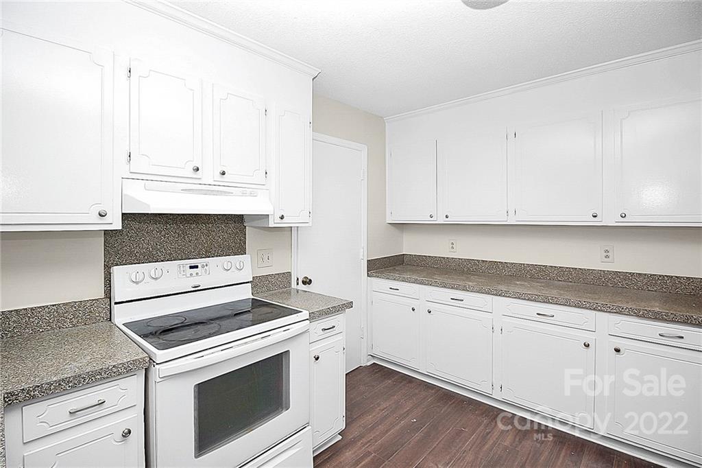 11307 5 Cedars Road Charlotte, NC 28226 - Photo 10 of 25 Gallery Image 10