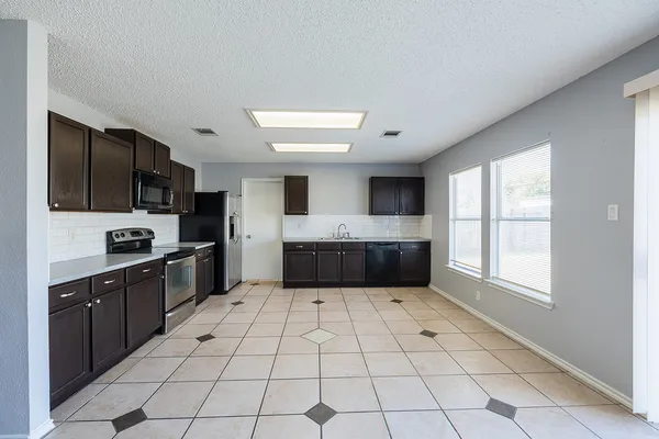 $2,450 | 1240 Dexford Drive, Austin, TX 78753