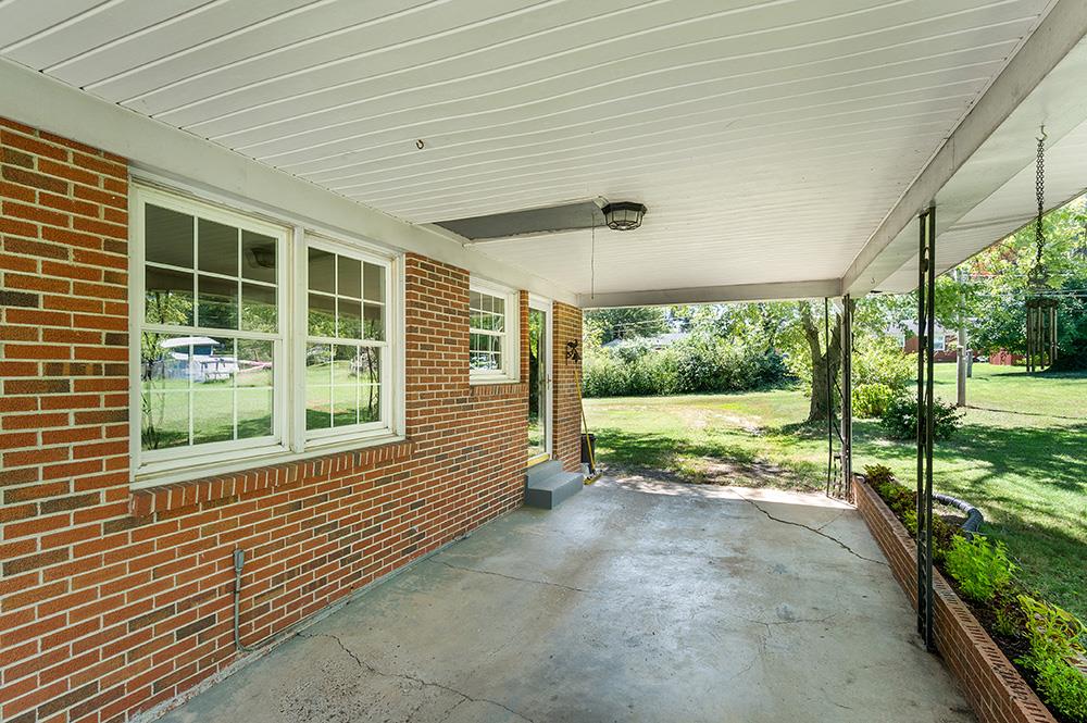 210 Pitt Lane Springfield, TN 37172 - Photo 24 of 27 a view of an empty room with a large window