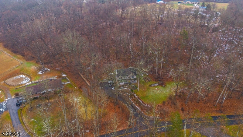 123 Vail Road Columbia, NJ 07832 - Photo 27 of 44 a bathroom with a small yard