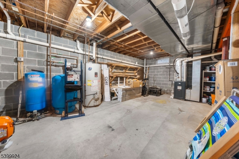 123 Vail Road Columbia, NJ 07832 - Photo 40 of 44 a view of an empty room with gym equipment