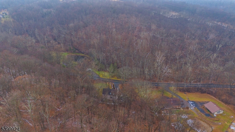 123 Vail Road Columbia, NJ 07832 - Photo 42 of 44 a bathroom with a bathtub