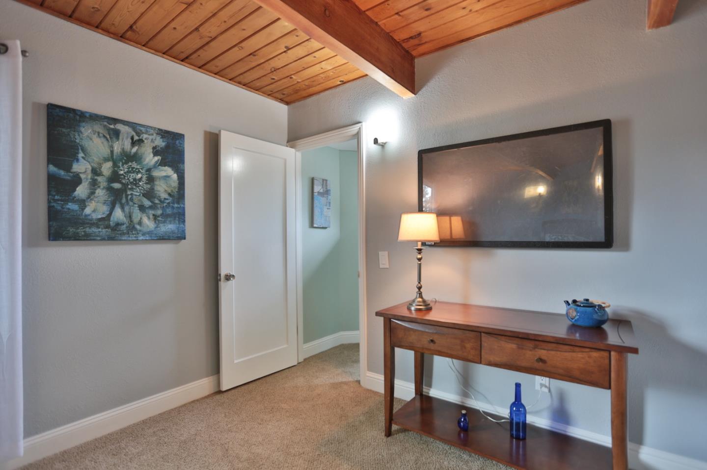 1663 Cross Way San Jose, CA 95125 - Photo 20 of 25 a room with furniture and wooden floor