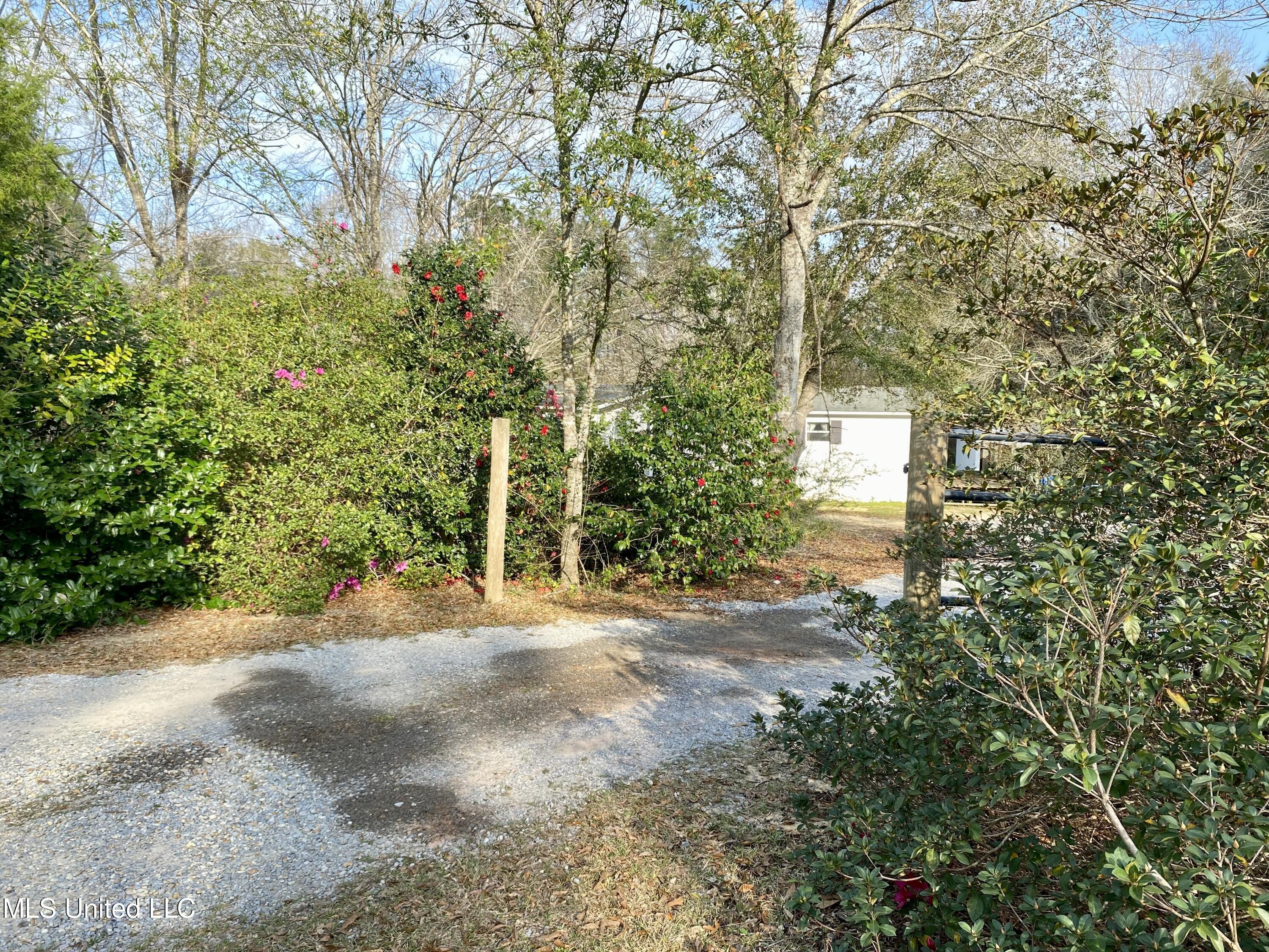 16450 Shaw Road Gulfport, MS 39503 - Photo 1 of 20 IMG_7366