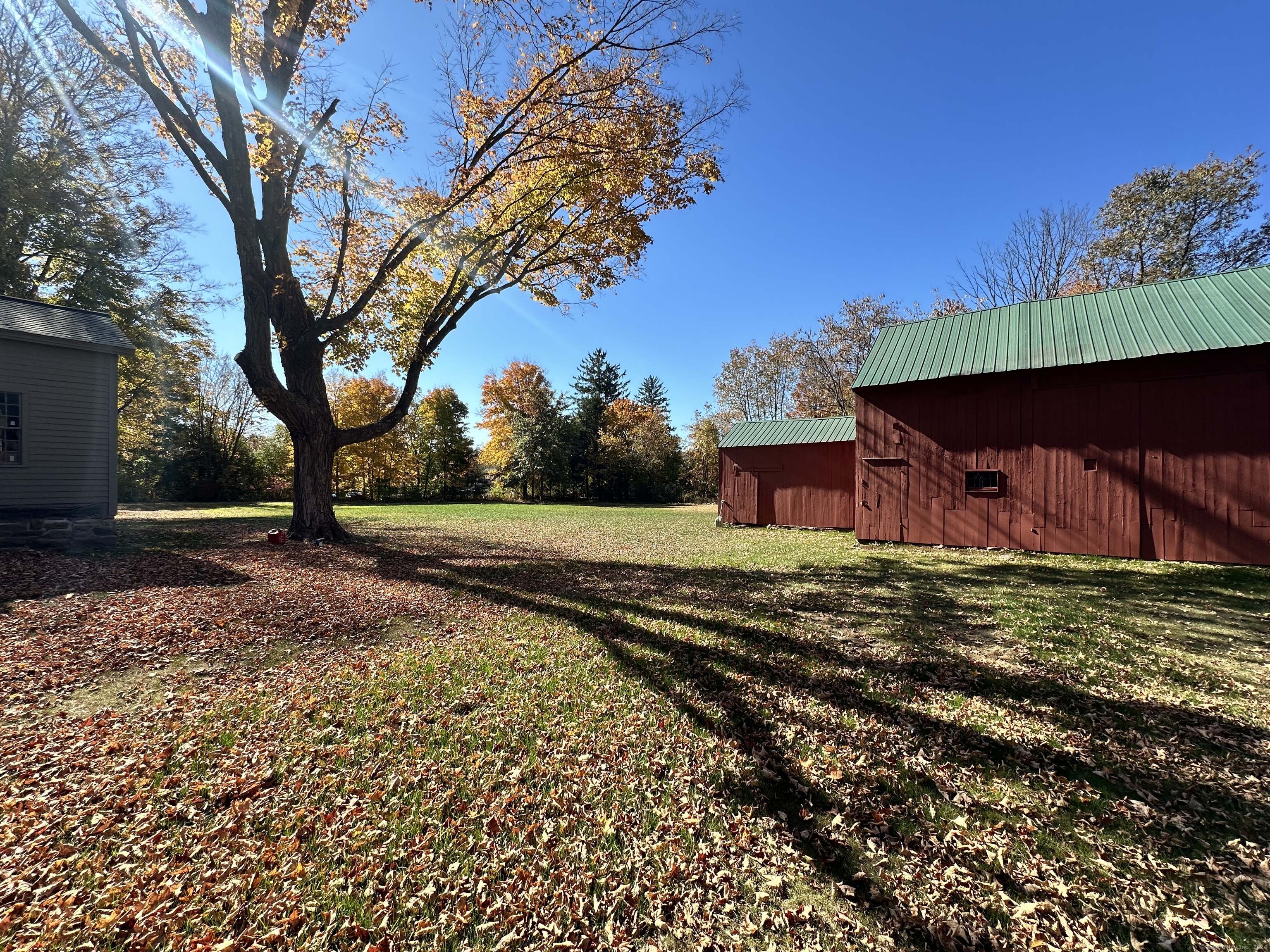 27 Middle Quarter Road Woodbury, CT 06798 - Photo 17 of 26