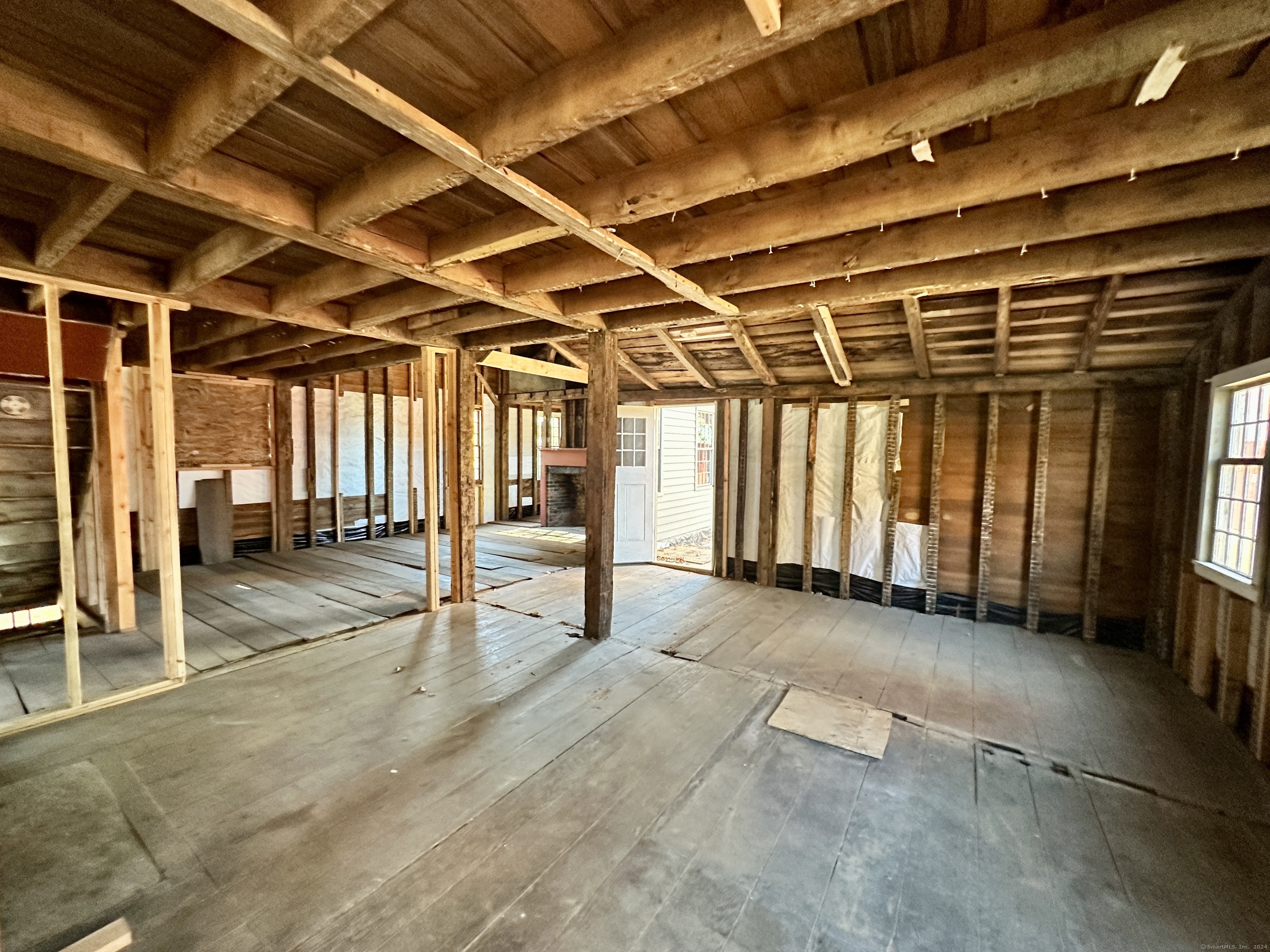 27 Middle Quarter Road Woodbury, CT 06798 - Photo 8 of 26