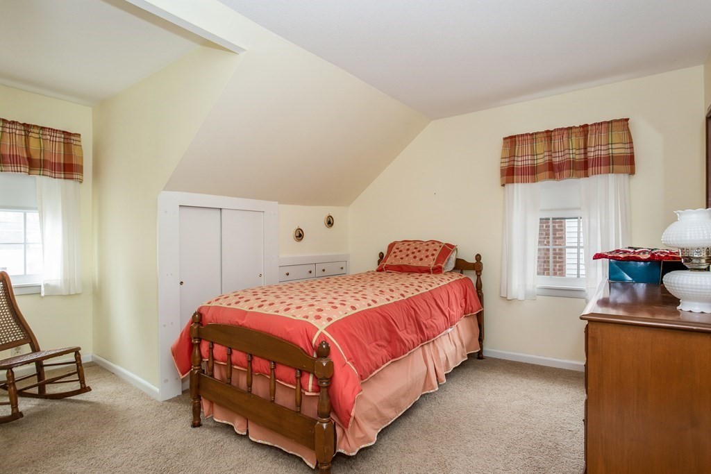 167 Hartford Terrace Springfield, MA 01118 - Photo 17 of 35 Gallery Image 17