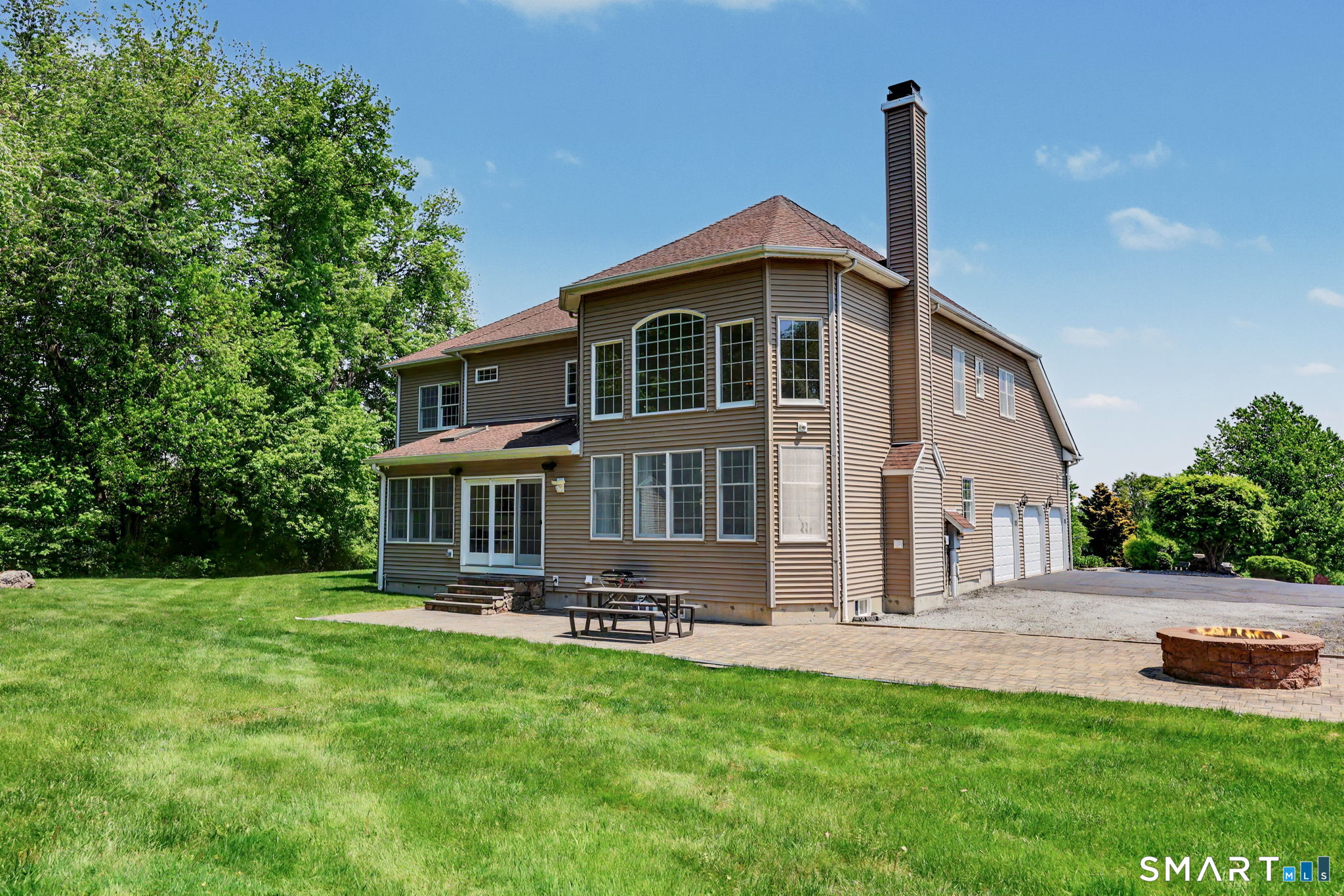 60 Wabuda Place Shelton, CT 06484 - Photo 4 of 40