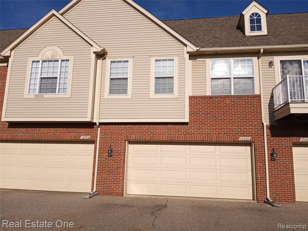 43288 Pendleton Circle Sterling Heights, MI 48313 - Photo 1 of 35