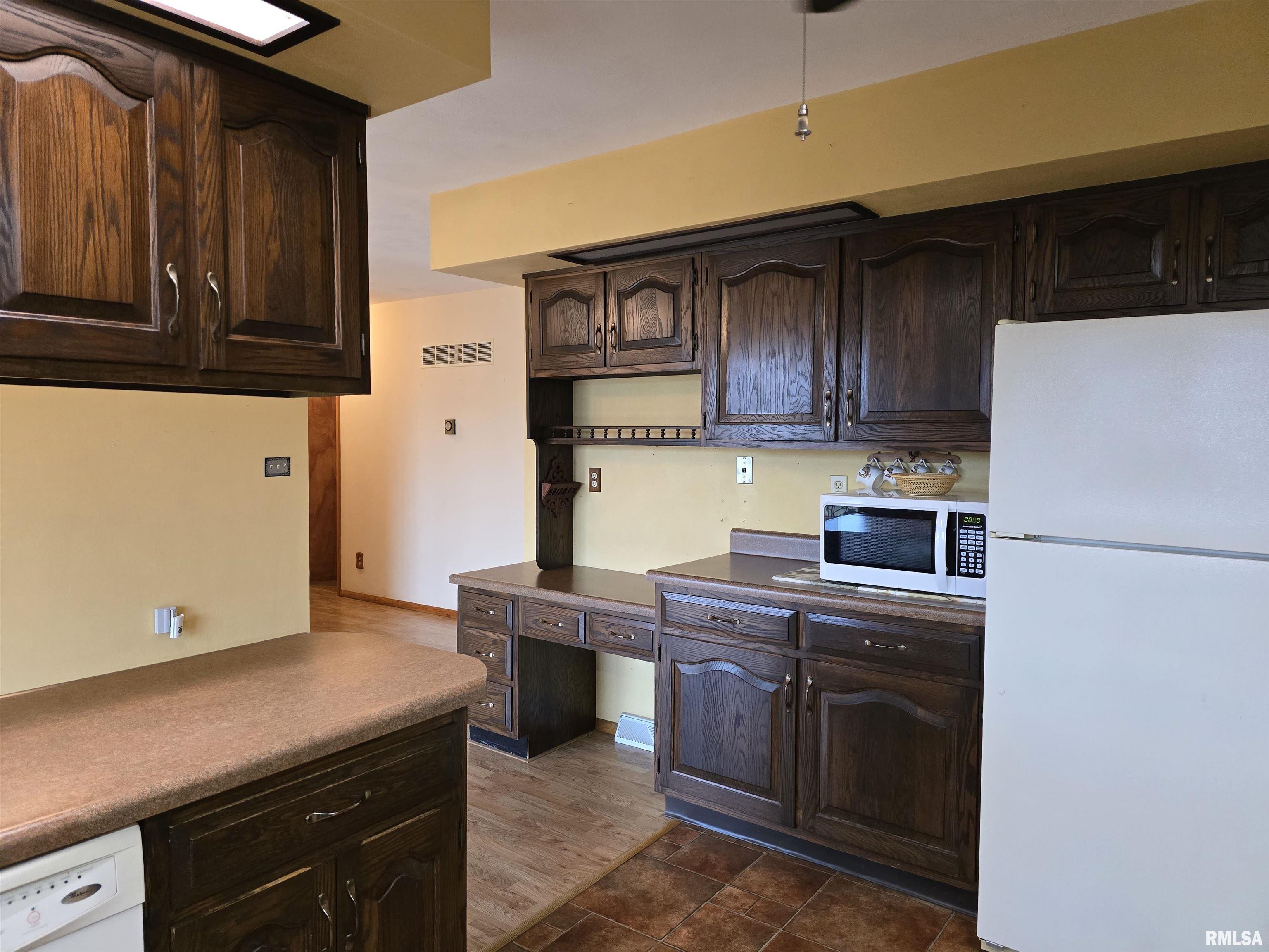 337 Harvester Road Canton, IL 61520 - Photo 12 of 66 Gallery Image 12