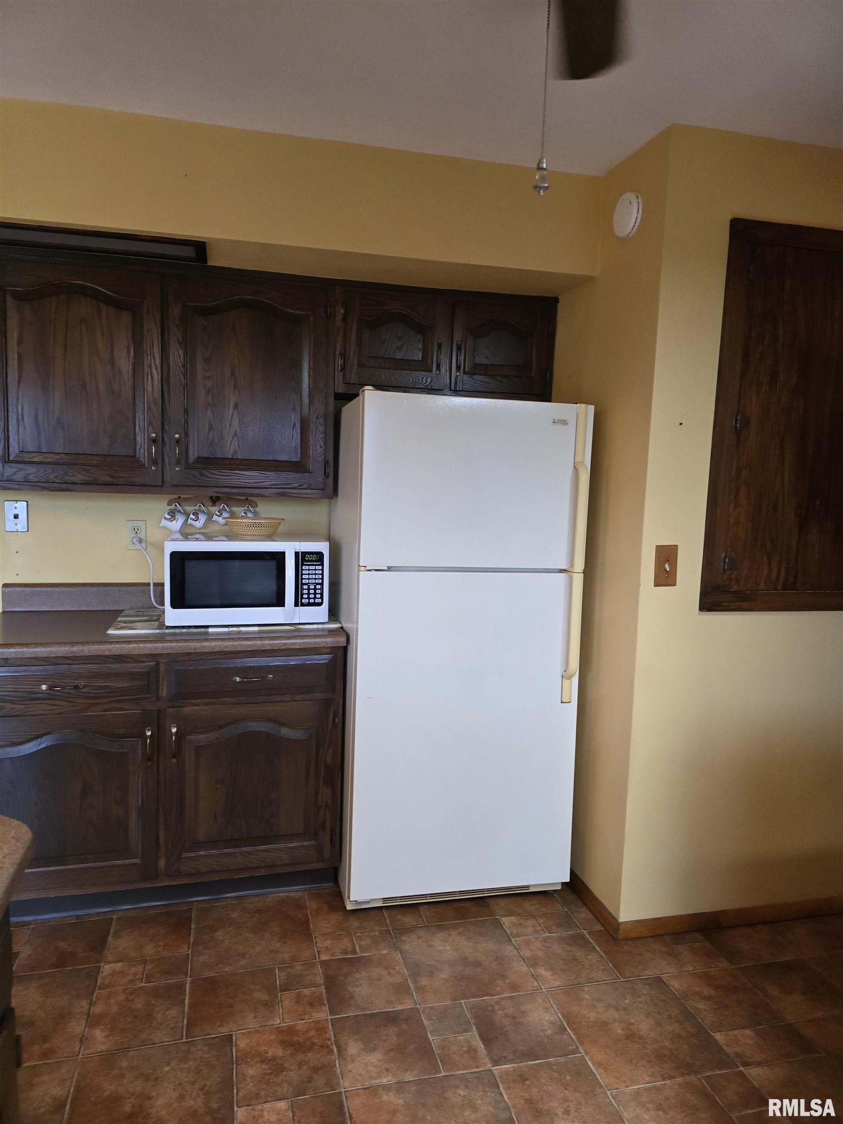 337 Harvester Road Canton, IL 61520 - Photo 14 of 66 Gallery Image 14