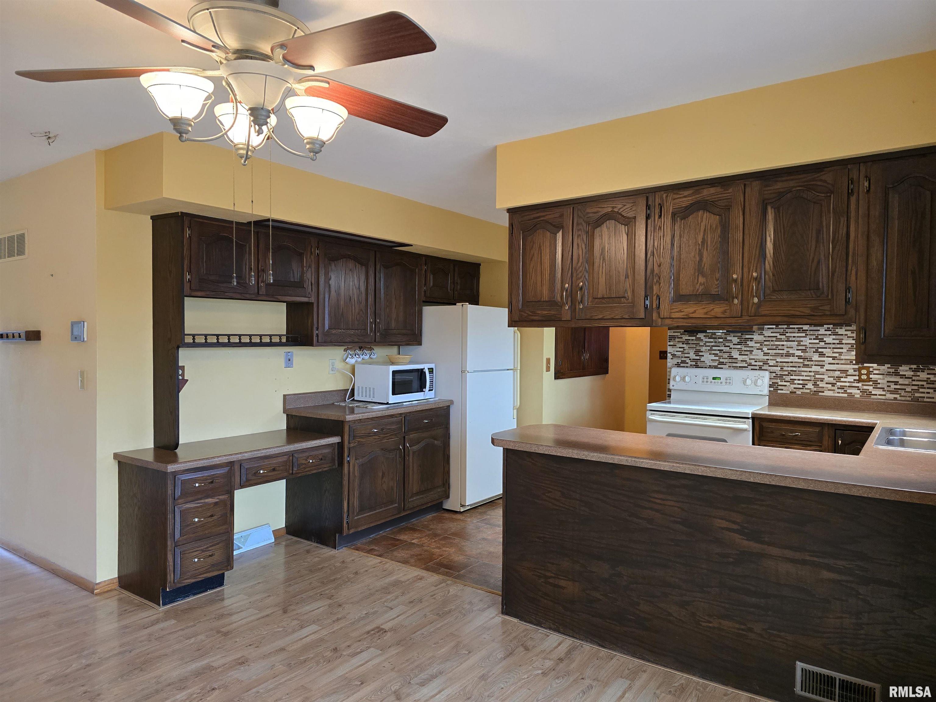 337 Harvester Road Canton, IL 61520 - Photo 19 of 66 Gallery Image 19