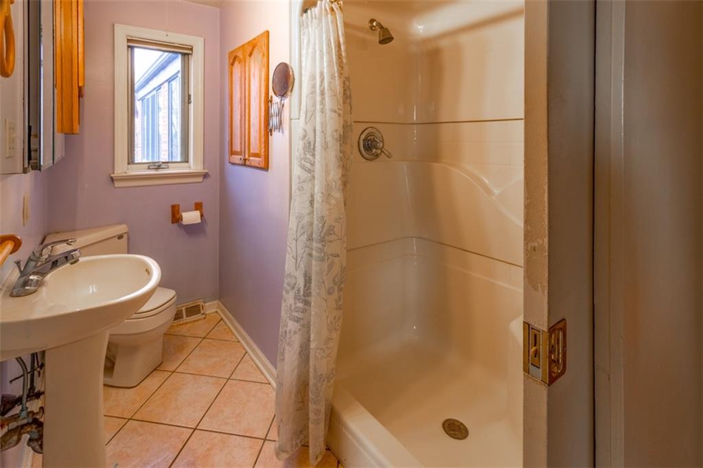 1810 Borland Road Pittsburgh, PA 15243 - Photo 15 of 25 Gallery Image 15