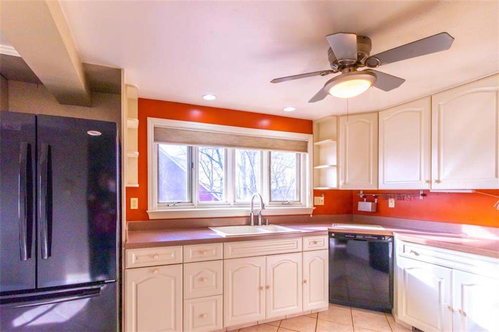 1810 Borland Road Pittsburgh, PA 15243 - Photo 10 of 25 Gallery Image 10