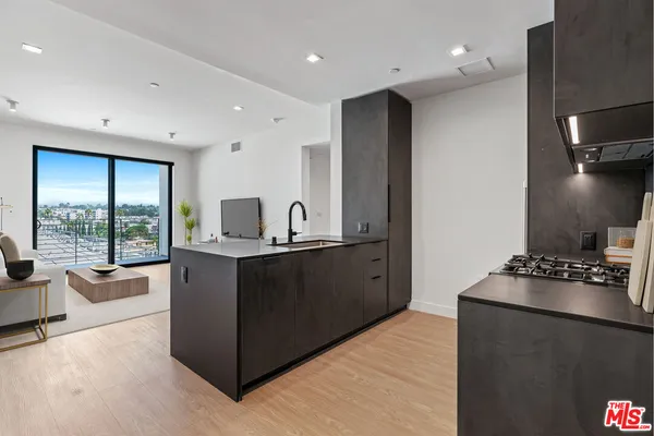$5,650 | 3688 Overland Avenue, Unit 701, Los Angeles, CA 90034