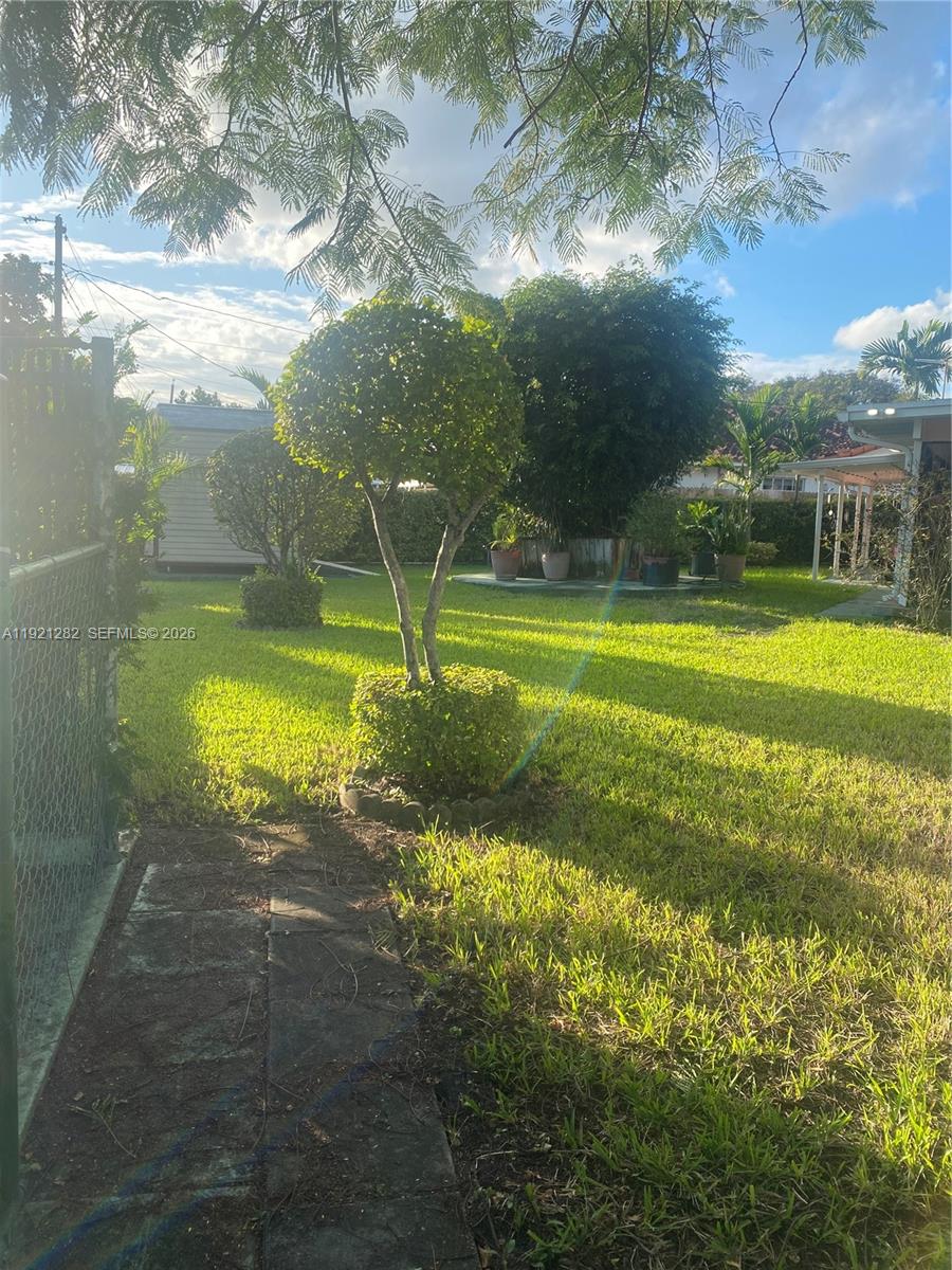 5600 Southwest 112th Court Miami, FL 33165 - Photo 12 of 24