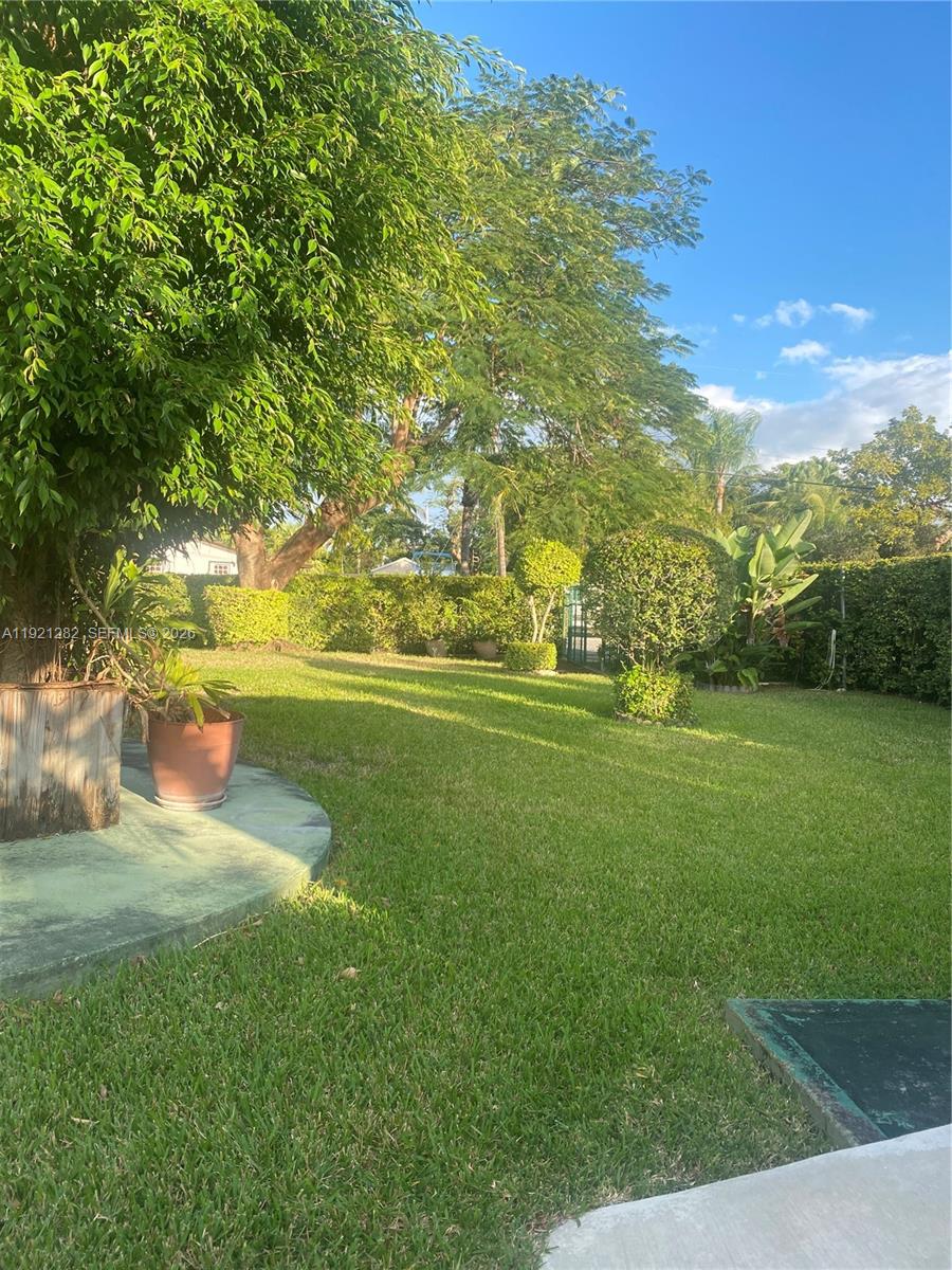 5600 Southwest 112th Court Miami, FL 33165 - Photo 3 of 18