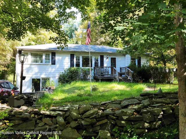$200,500 | 11 Echo Hill Road, Saugerties, NY 12477
