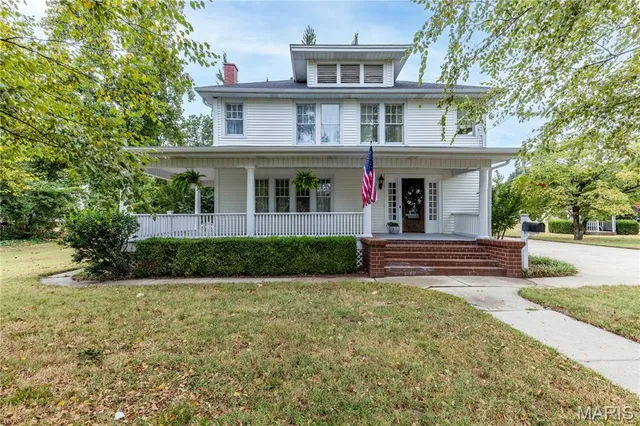 $275,000 | 511 South Kingshighway, Sikeston, MO 63801