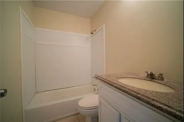 $1,050 | 2624 Angelique Drive, Unit D, Violet, LA 70092