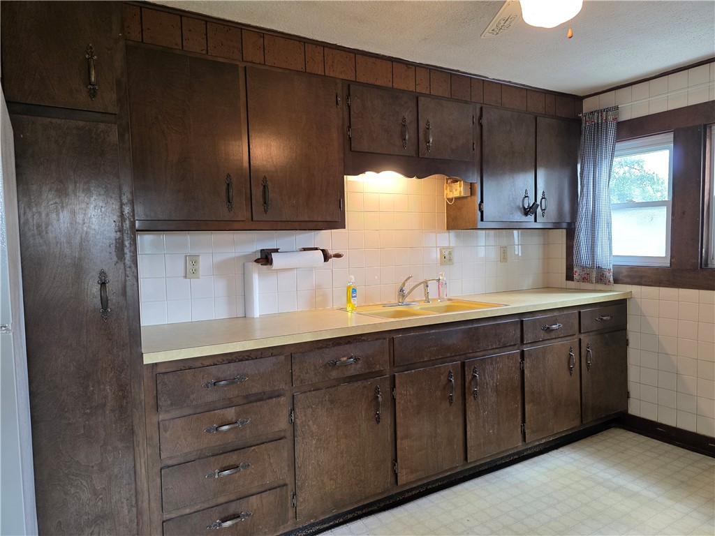 4027 North Constant View Drive Decatur, IL 62526 - Photo 12 of 39