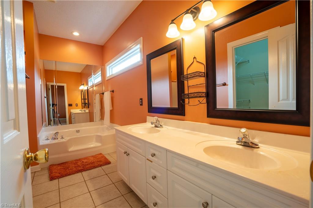 1504 Rankin Mill Road Greensboro, NC 27405 - Photo 36 of 44 Ensuite