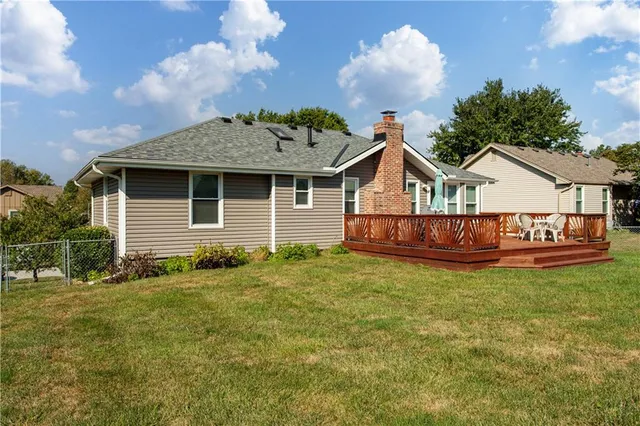 $315,000 | 6813 T Gabbert Drive, Pleasant Valley, MO 64068