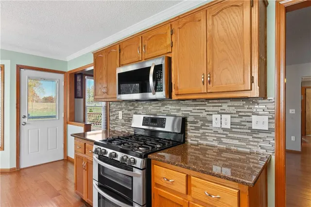 $315,000 | 6813 T Gabbert Drive, Pleasant Valley, MO 64068