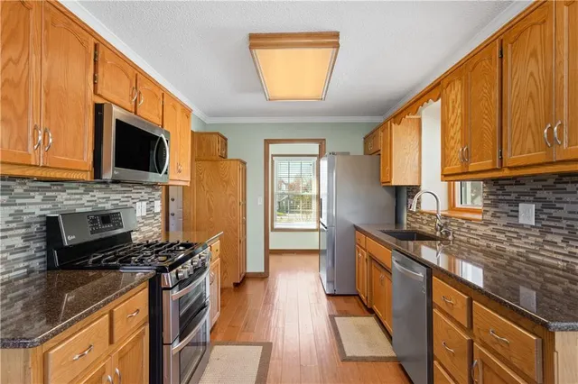 $315,000 | 6813 T Gabbert Drive, Pleasant Valley, MO 64068