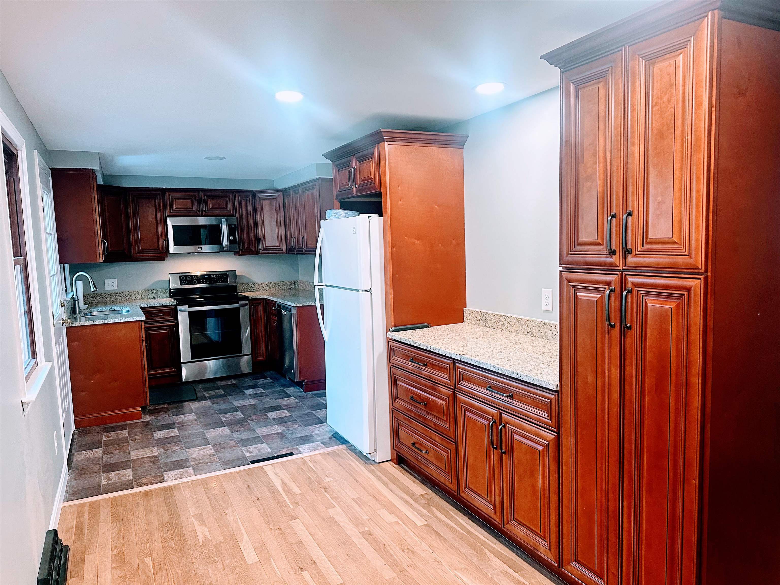 93 Bedford Road Merrimack, NH 03054 - Photo 13 of 23