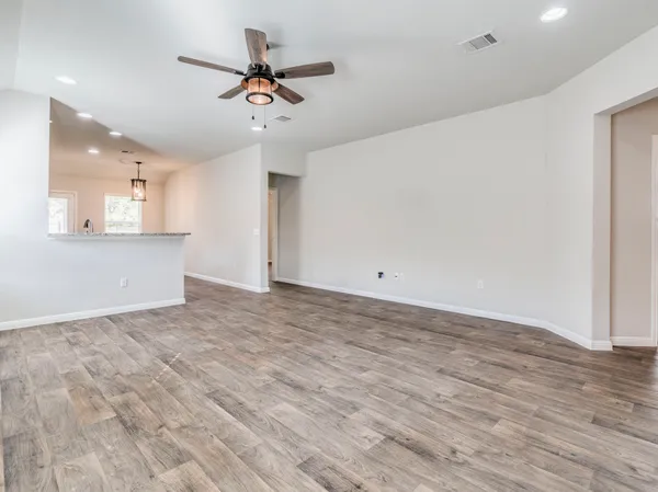 $1,850 | 136 Dunlin Lane, Leander, TX 78641
