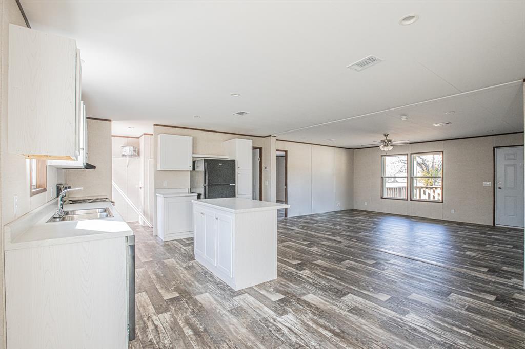 101 Kelly Court Azle, TX 76020 - Photo 11 of 30