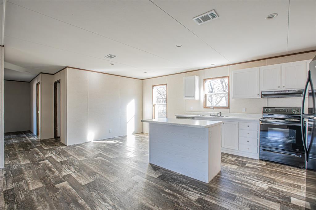 101 Kelly Court Azle, TX 76020 - Photo 9 of 30