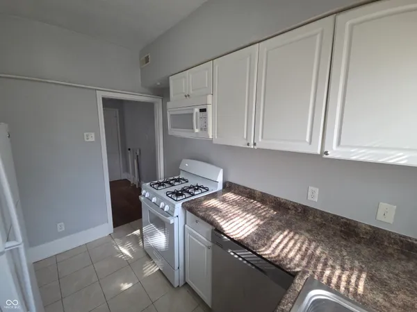 $1,025 | 1339 West Lee Street, Indianapolis, IN 46221