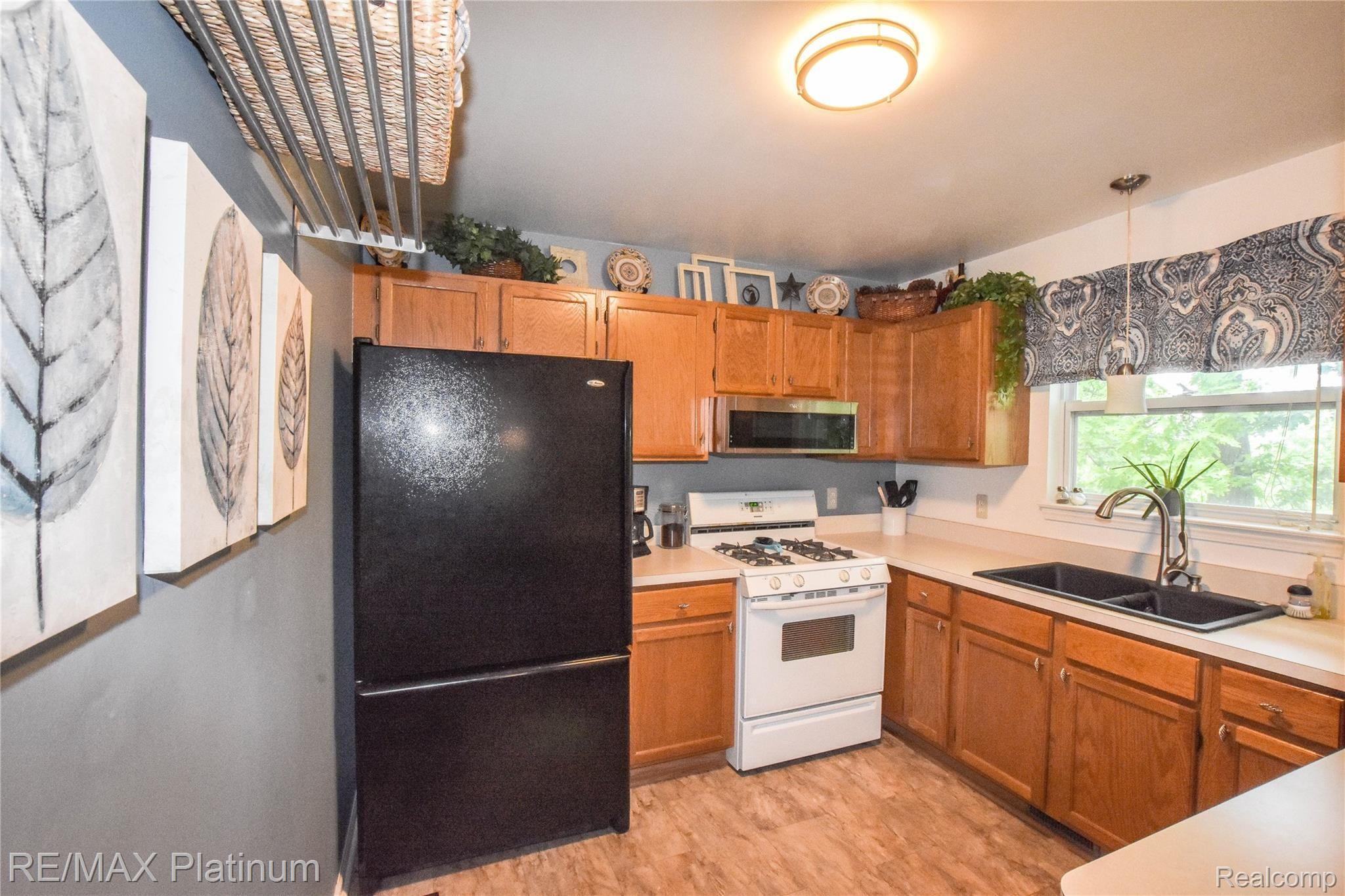 398 Springwell Lane Howell, MI 48843 - Photo 15 of 30 DSC_8366.jpg
