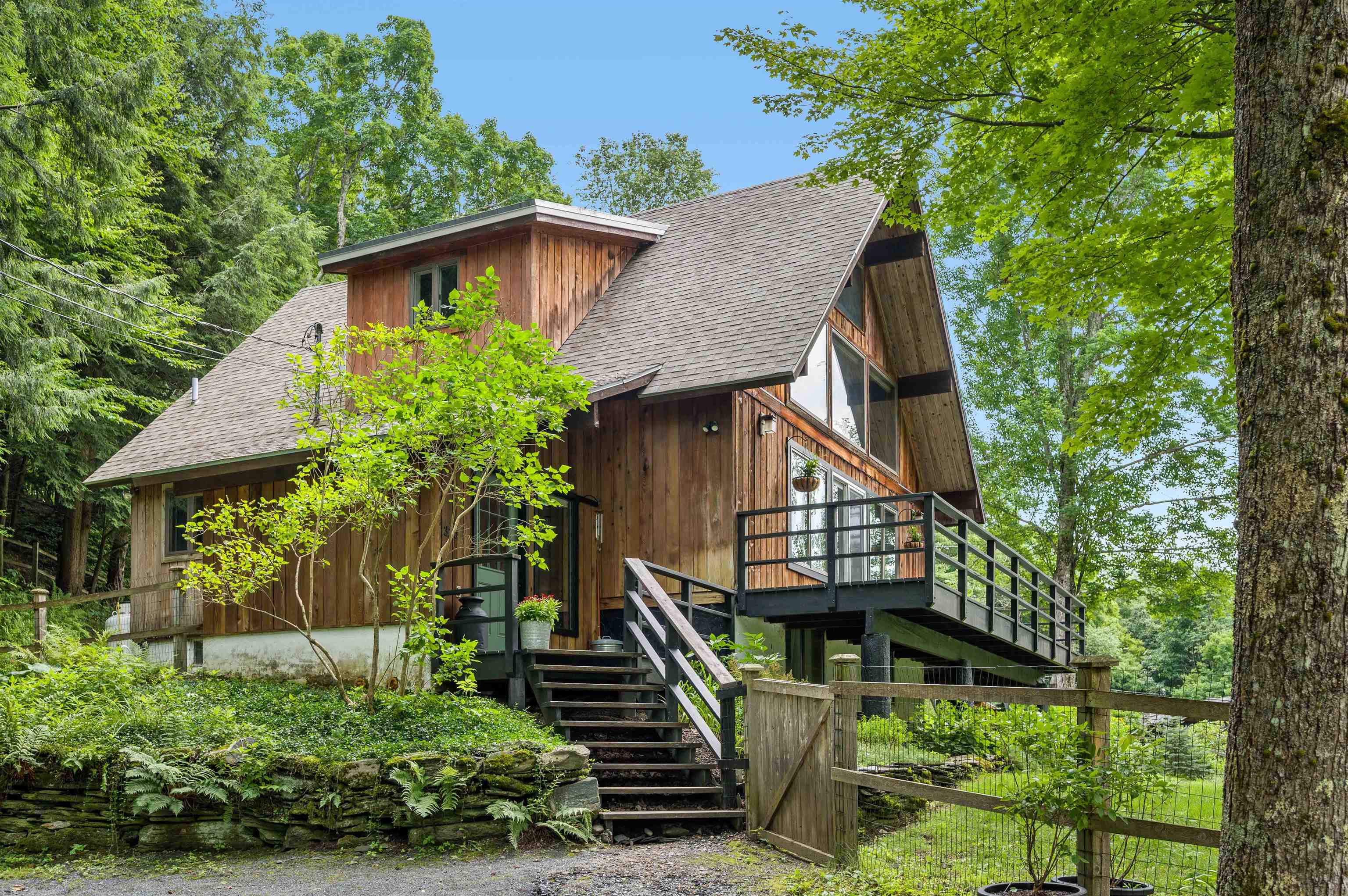 320 Stowebury Road Waterbury, VT 05677 - Photo 1 of 40 Gallery Image 1