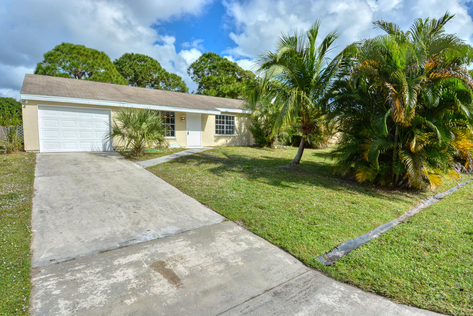 382 Southwest Kentwood Road Port St. Lucie, FL 34953 - Photo 2 of 40 DSC_1877A