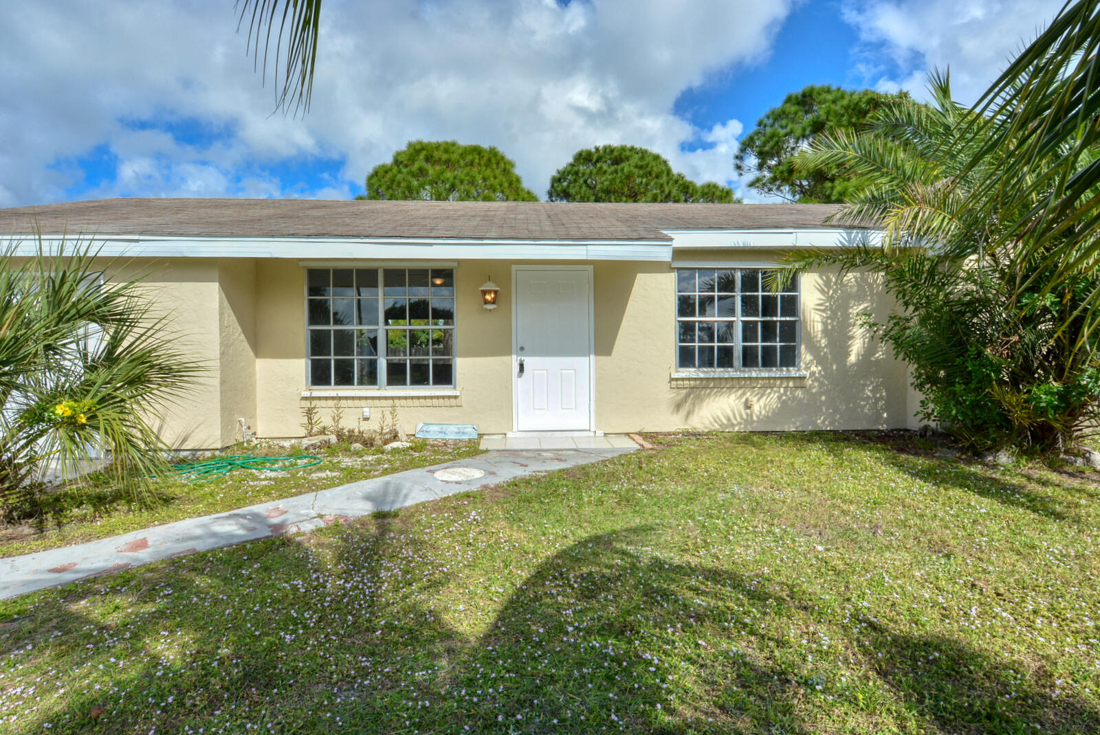 382 Southwest Kentwood Road Port St. Lucie, FL 34953 - Photo 4 of 40 DSC_1879A
