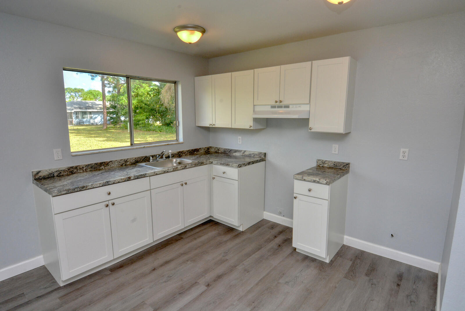 382 Southwest Kentwood Road Port St. Lucie, FL 34953 - Photo 9 of 40 DSC_1885A